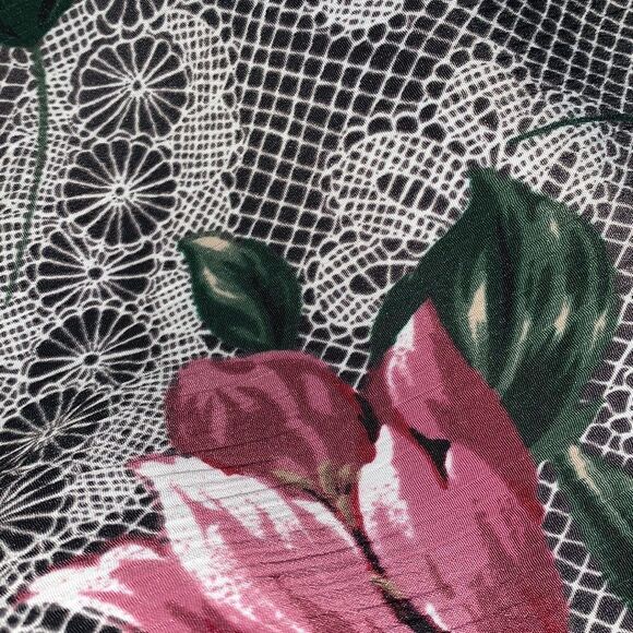 VGT abstract flower print button down top. Size 16 - Picture 12 of 13